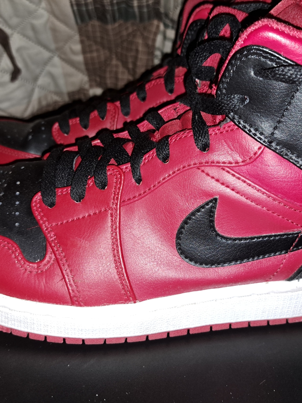 Nike Air Jordan 1 Mid Reverse Bred Black Red White 554724-660 Men's Size 9.5 - Picture 1 of 10